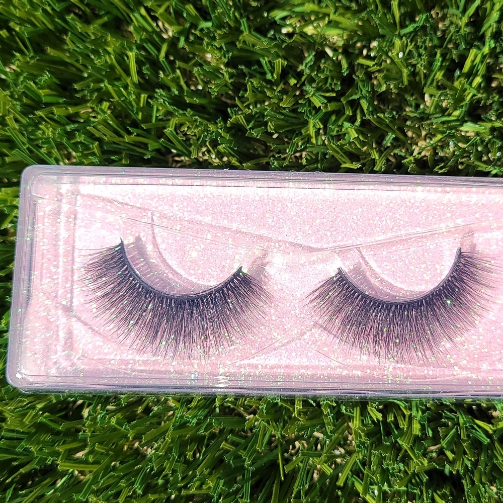 Eyelashes - Picture 4 of 7